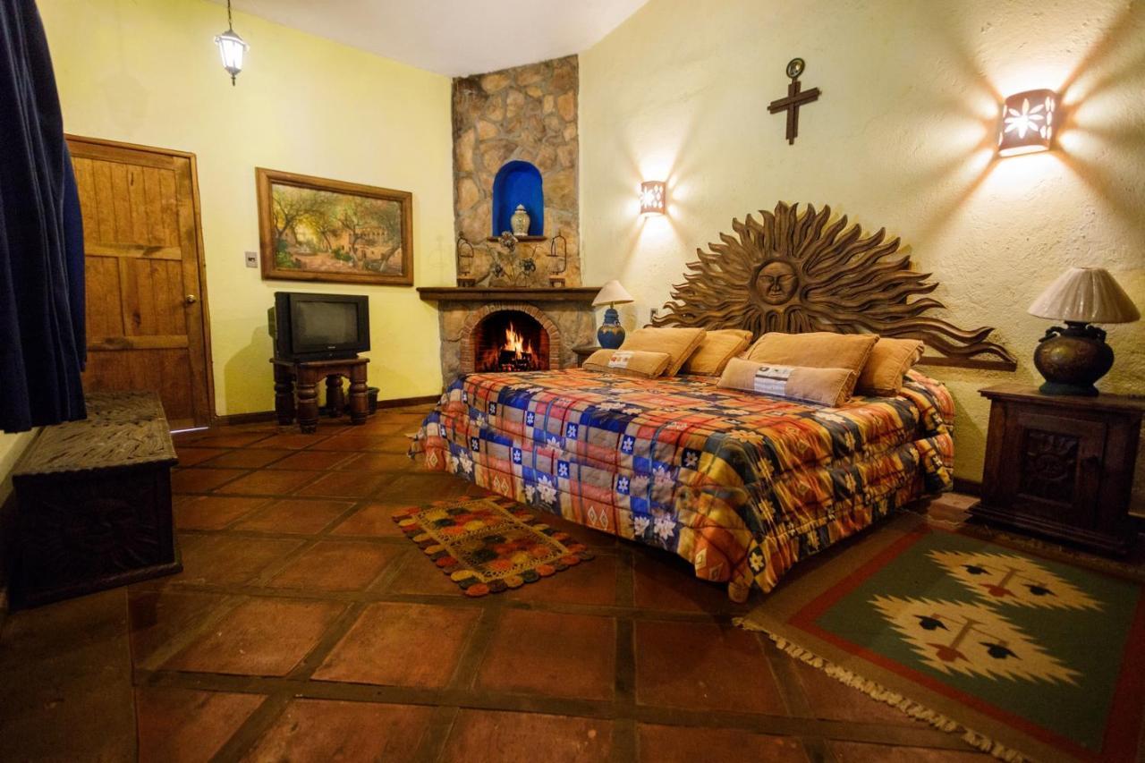 Lago Sol Hotel&Suites Tzintzuntzán Zewnętrze zdjęcie